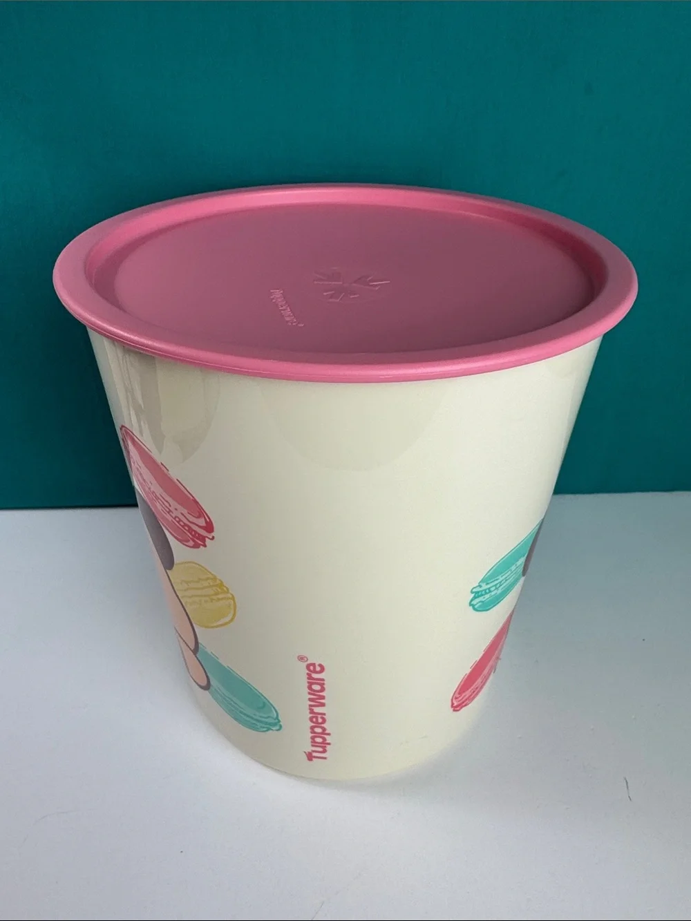 Tupperware One Touch Canister Size E 23 Cup / 5.5L Capybara Pink Seal
